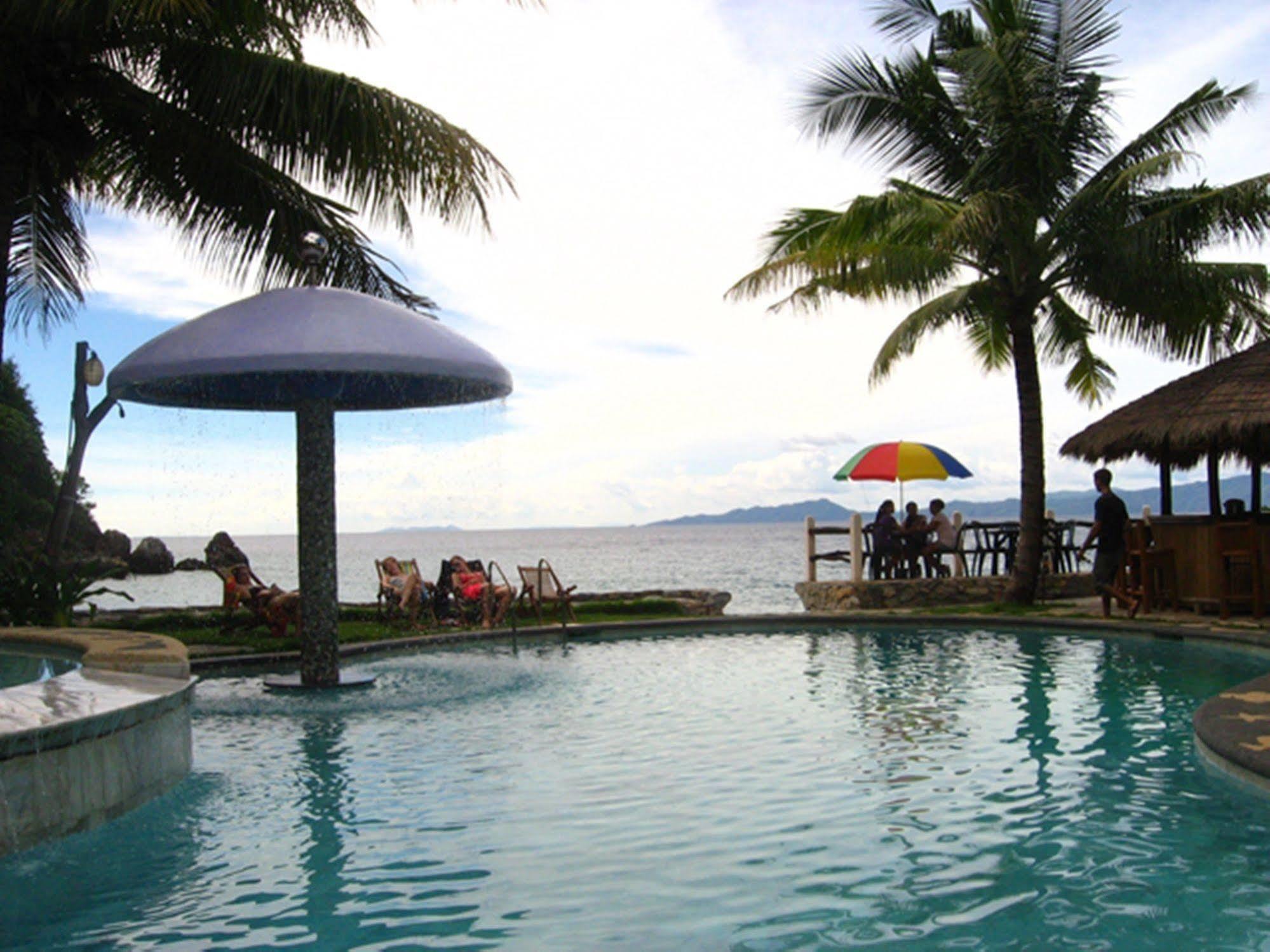 El Canonero Diving Beach Resort Puerto Galera Buitenkant foto