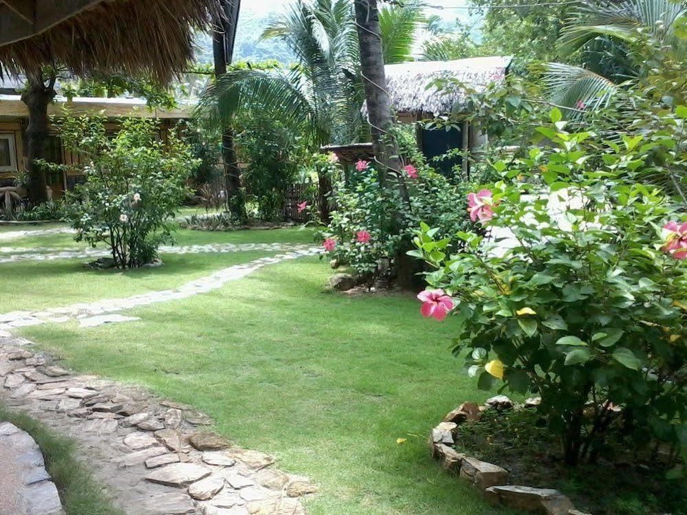 El Canonero Diving Beach Resort Puerto Galera Buitenkant foto